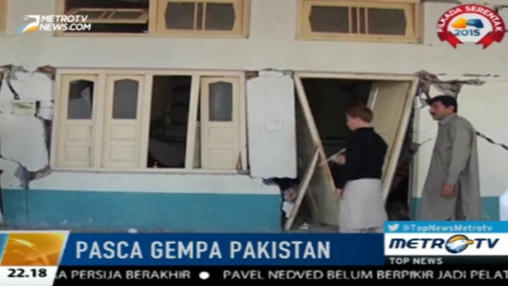 Warga Pakistan Mulai Membersihkan Rumah Pascagempa