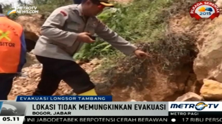 Tim SAR Hentikan Proses Evakuasi 12 Penambang yang Tertimbun Longsor