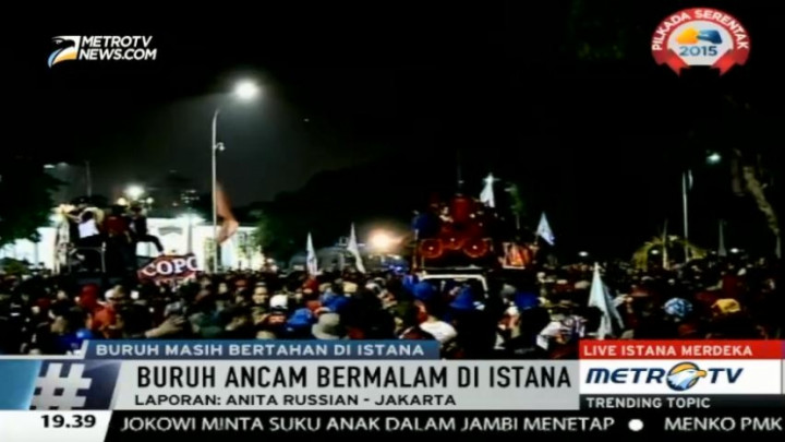 Situasi Demo Buruh di Depan Istana Merdeka 