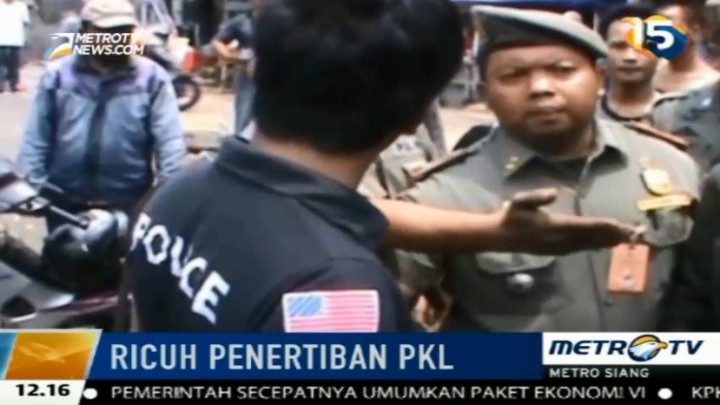 Anggota Polisi Mengamuk Tidak Terima Lapaknya Ditertibkan