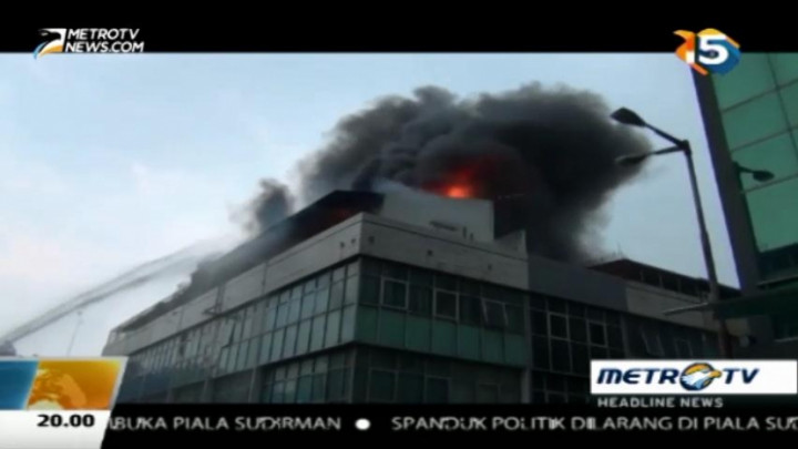 Diduga Korsleting Listrik, Gudang Penyimpanan di Jakarta Barat Terbakar