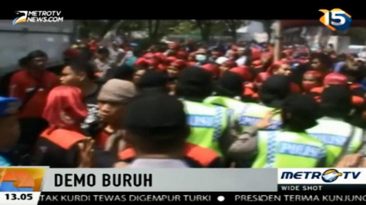 Bentrok Polisi dengan Buruh Korban PHK di Bogor, Dua Buruh Terluka