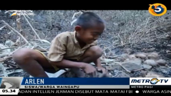 Akibat Kelaparan, Anak-Anak ini Mencari Ubi Beracun untuk Dikonsumsi