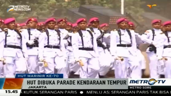 Atraksi Ribuan Pasukan Meriahkan HUT Marinir ke-70