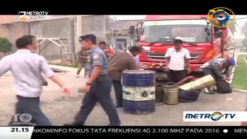 Aksi Mafia BBM Jalanan (2)