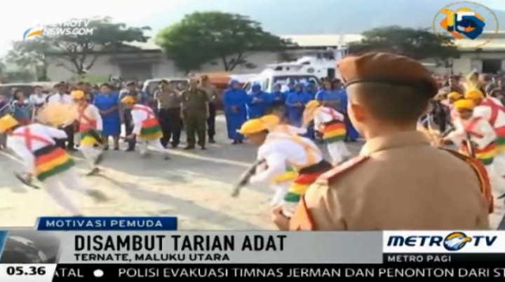 Taruna Akademi Angkatan Laut Kunjungi Ternate
