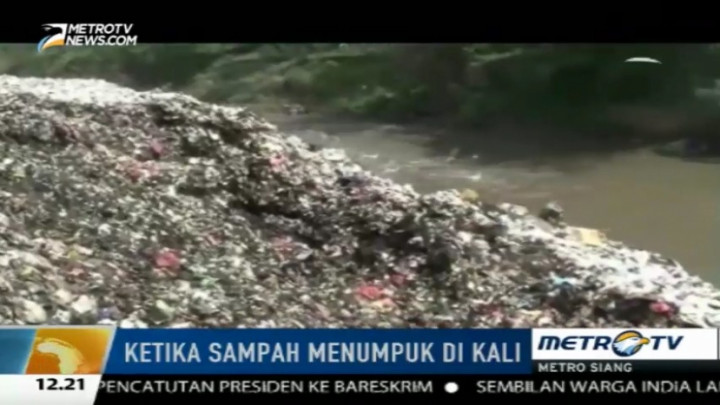 <i>Hii</i>..., Pinggiran Kali Cikarang Bekasi Laut Bak TPS Bantar Gebang