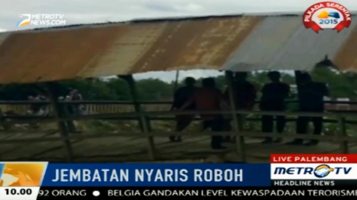 Jembatan Penghubung Nyaris Roboh, Aktivitas Warga Terhambat