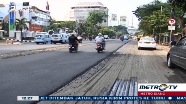 Perbaikan Jalan di Jakarta Saat Musim Hujan Dinilai Tidak Maksimal