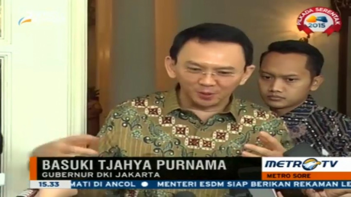 Ahok Salahkan Sungai Atas Matinya Ikan di Pantai Ancol 