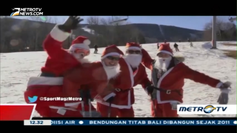 Ratusan 'Santa Claus' Meluncur di Arena Ski