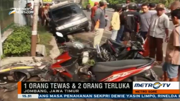 Tabrakan Beruntun di Jombang Akibatkan Satu Orang Tewas