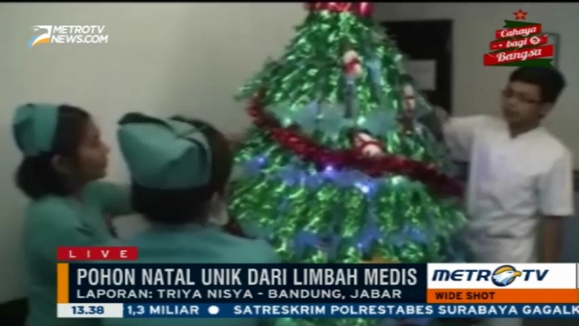 Puluhan Perawat Merangkai Pohon Natal dari Limbah Medis