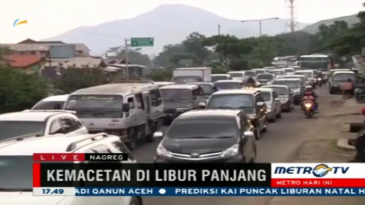 Arus Lalin di Cicalengka Padat Merayap