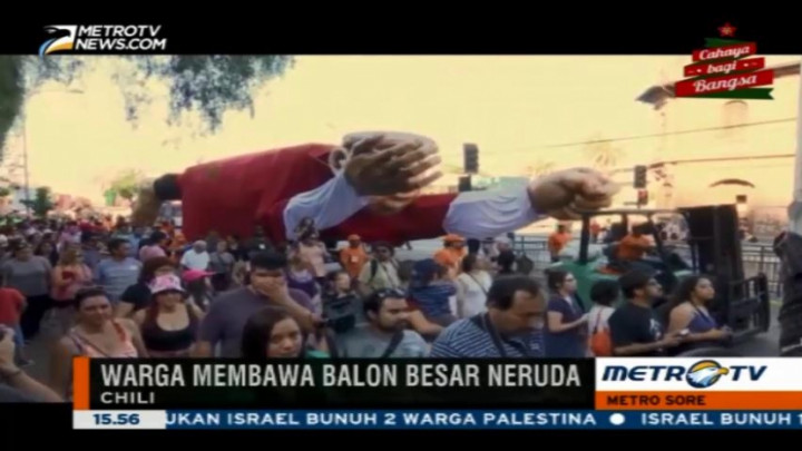 Ratusan Warga Chile Ikuti Parade Neruda