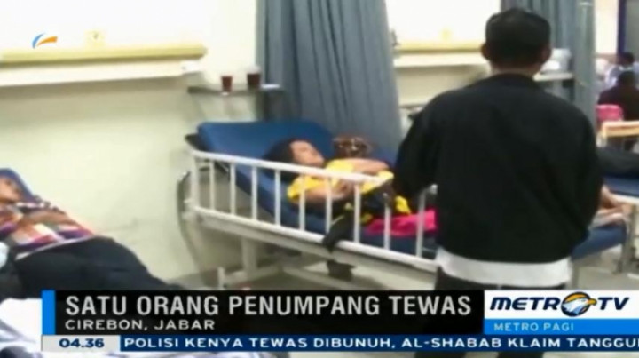 Bus Tabrak Truk, Satu Tewas dan 12 Lainnyay Luka-Luka