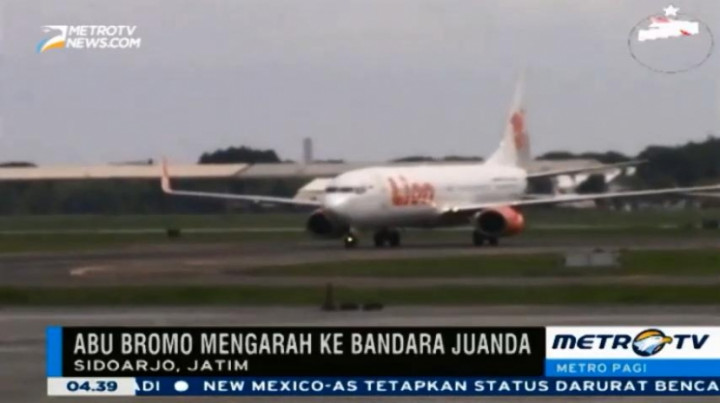 Abu Vulkanik Gunung Bromo Meningkat dan Mengarah ke Bandara Juanda