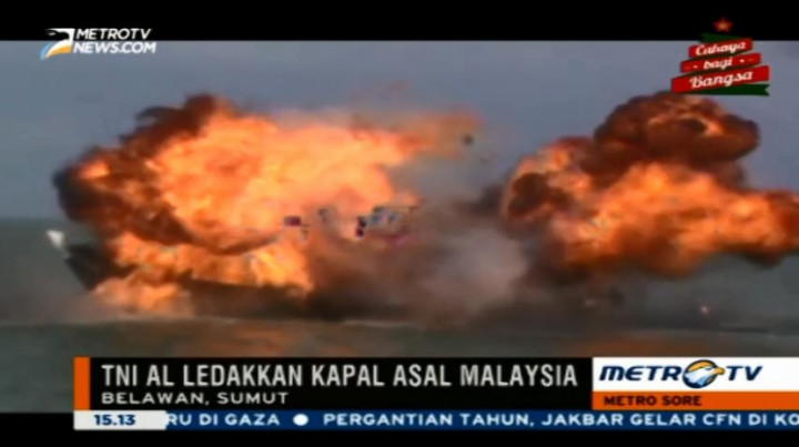 Tutup Tahun, TNI AL Ledakkan 10 Kapal Asing