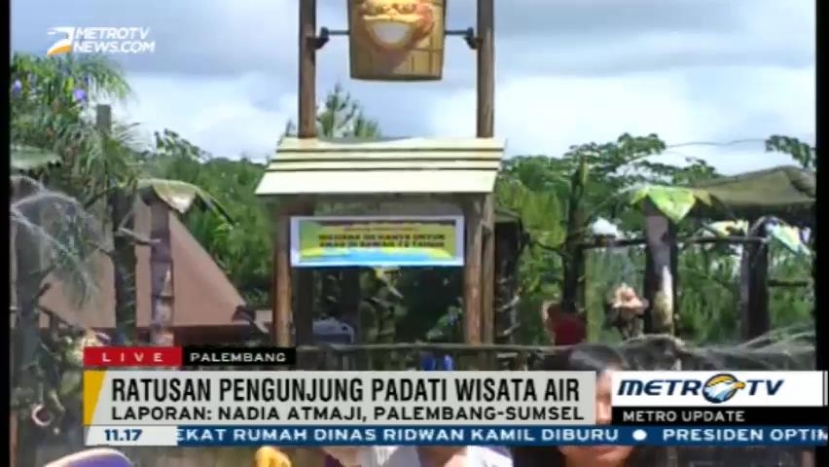 Ratusan Pengunjung Padati Wisata Air di Palembang 