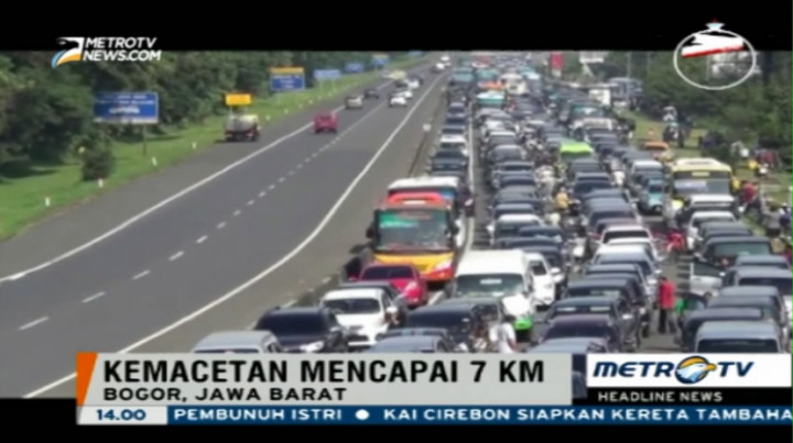 Jalur Puncak Macet Hingga 7 Km 
