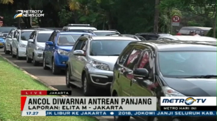 Hujan Deras, Ancol Tetap Dipadati Pengunjung 