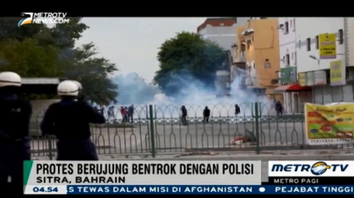 Pengunjuk Rasa dan Polisi Terlibat Bentrok