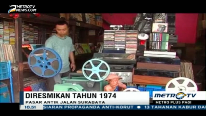  Asiknya Berburu Barang Kuno di Pasar Antik Jakarta 