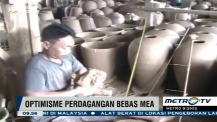 Pengrajin Keramik di Purwakarta Antusias Hadapi MEA