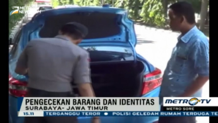  Petugas Perketat Keamanan di Surabaya 