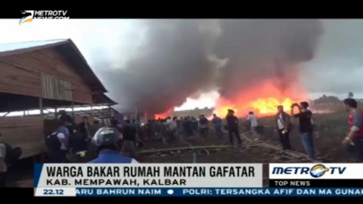 Ribuan Warga Bakar Rumah Mantan Anggota Gafatar