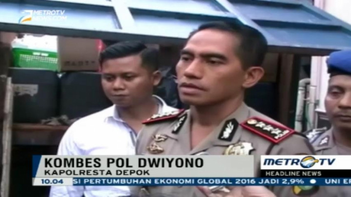  Petugas Gerebek Gudang Miras Terbesar di Depok 