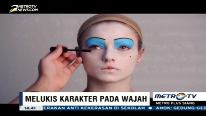 Melukis Karakter Pada Wajah (1)