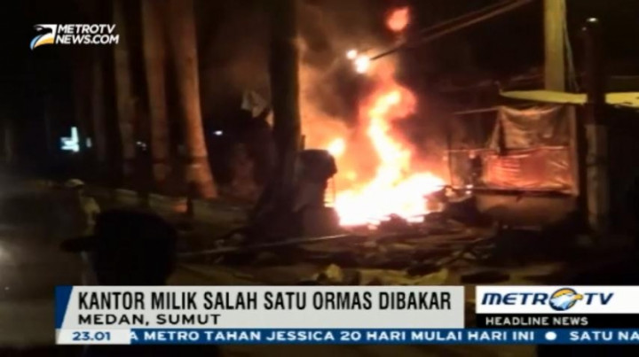 Bentrok Susulan, Kantor Milik Salah Satu Ormas di Medan Dibakar