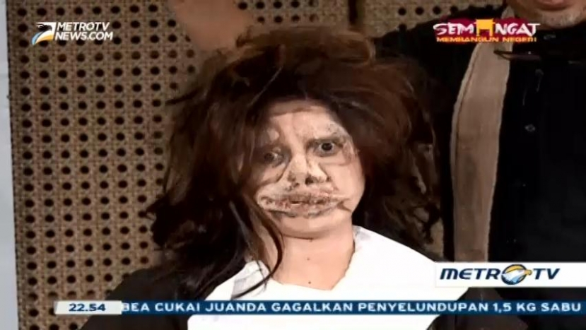 Begini Proses Make Up Karakter Teater