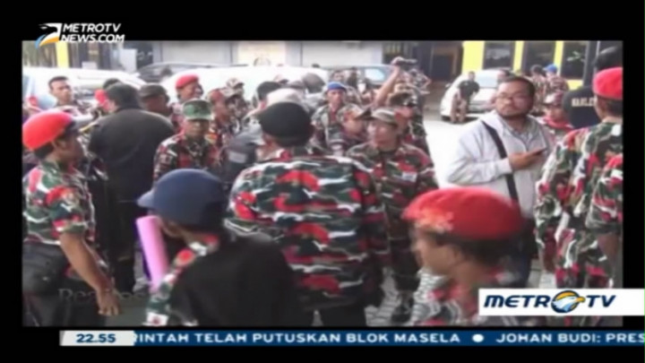 Jubah Ormas di Pelabuhan Priok (3)