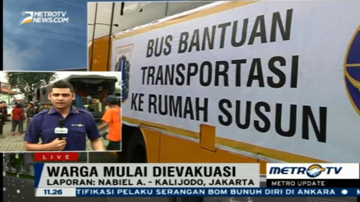 Warga Kalijodo Gunakan Bus Gratis Menuju Rusun