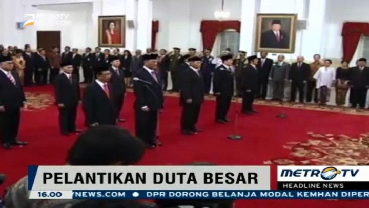 Jokowi Lantik 10 Duta Besar Baru di Istana  