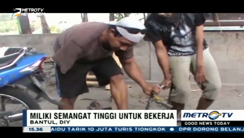 Berkarya di Tengah Keterbatasan Fisik