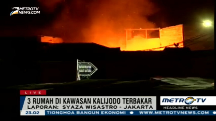 Tiga Rumah di Kalijodo Ludes Terbakar