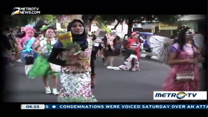 Used Plastics Fahion Show