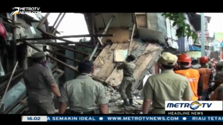 Puluhan Bangunan Liar di Palmerah Dibongkar