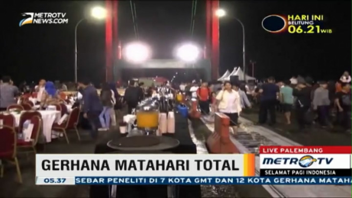 Warga Palembang Padati Jembatan Ampera untuk Saksikan GMT 