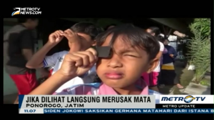 Warga Ponorogo Manfaatkan Bekas Foto Rontgen untuk Lihat GMT