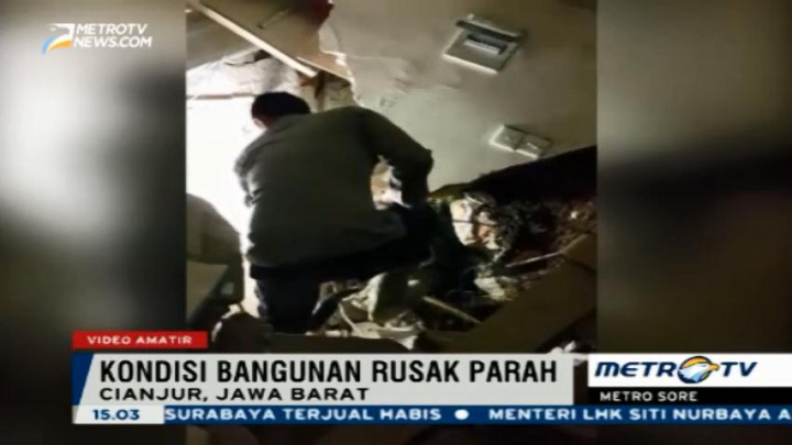 Video Amatir Evakuasi Korban Ambruknya Hotel di Cianjur
