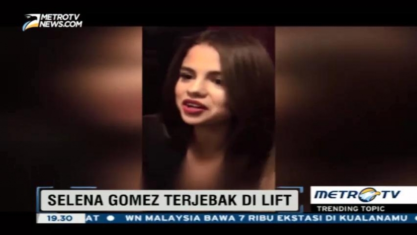 Panik, Selena Gomez Terjebak dalam Lift