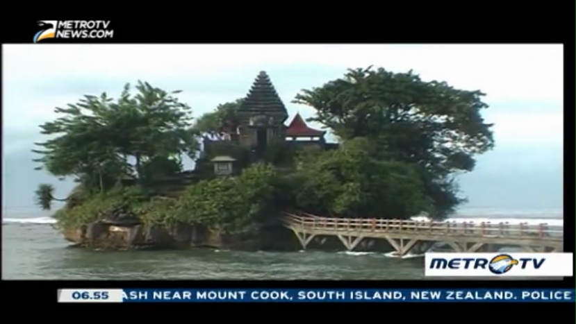 Visiting Temple on a Rock in Malang