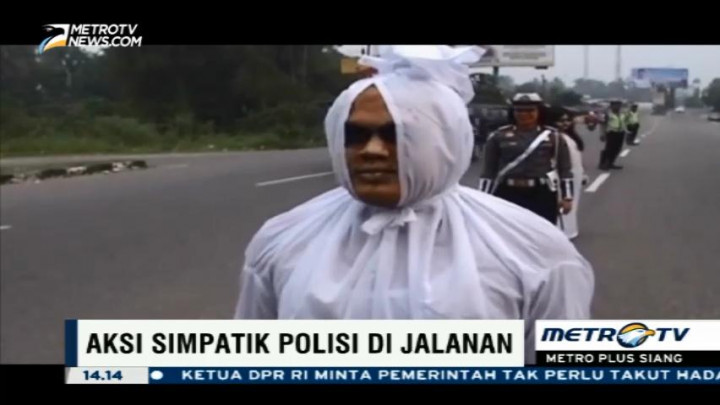 Operasi Simpatik, Polisi Ini Kenakan Kostum Pocong