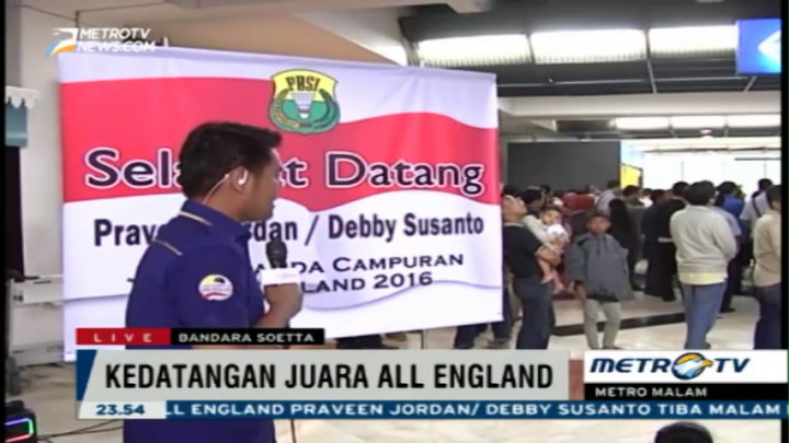 Suporter Sambut Meriah Kedatangan Praveen/Debby