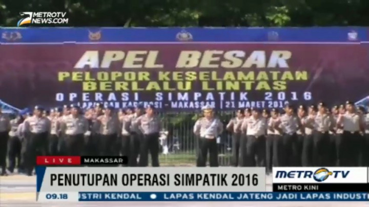 Polda Sulselbar Sematkan 12 Ribu Pin Pelopor Keselamatan Berlalu Lintas