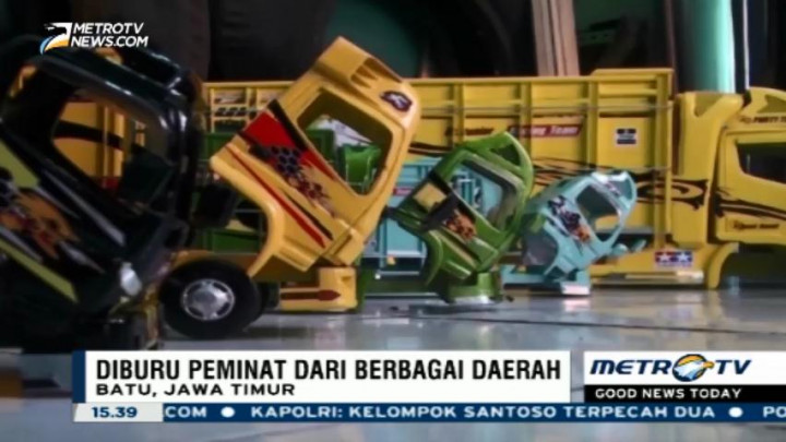 Miniatur Truk dari Mebel Bekas